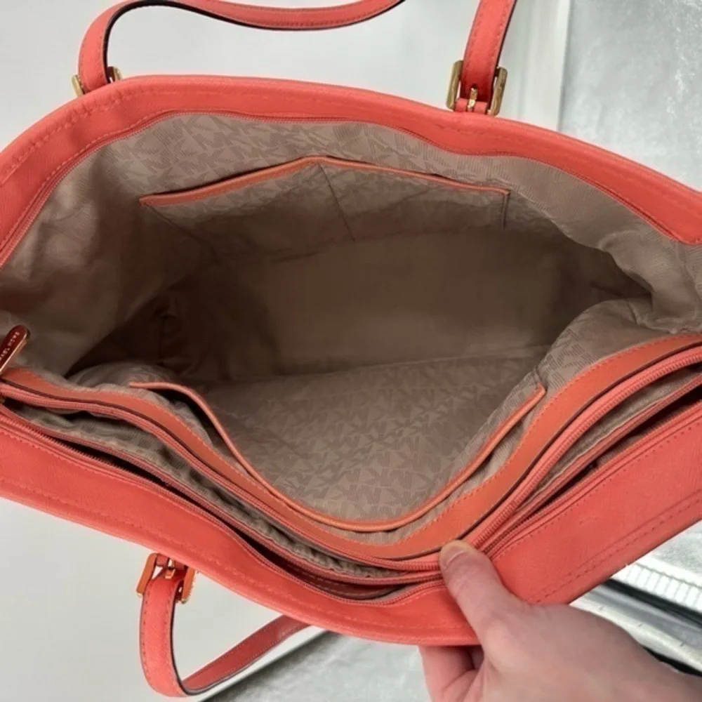 MICHAEL Michael Kors‎ Jet Set Zip Top Laptop Leather Shoulder Tote (Watermelon)
